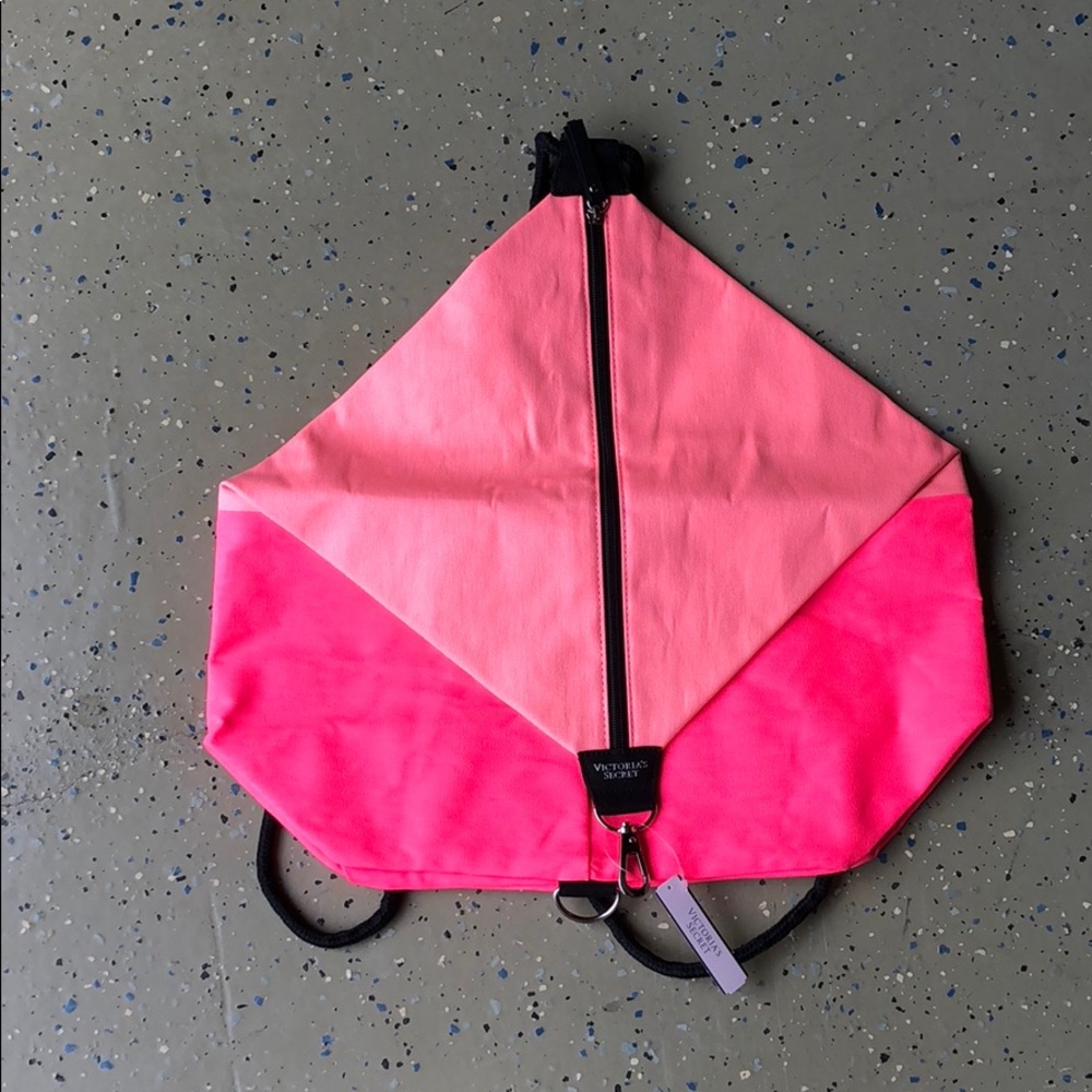 BRAND NEW! VICTORIAS SECRET bag!LAST DAY!